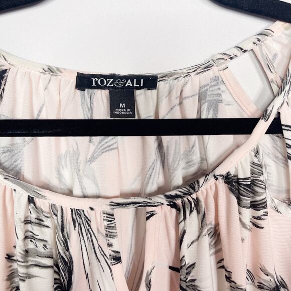 Roz & Ali Medium M Blush Pink Gray Floral Keyhole Cut Out Blouse 3/4 Sleeve - Picture 7 of 9